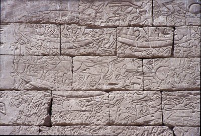 Ludzie morza, bitwa morska pod Ramzesem III, Medinet Habu, kamień 1195-64 pne autorstwa Egyptian 20th Dynasty
