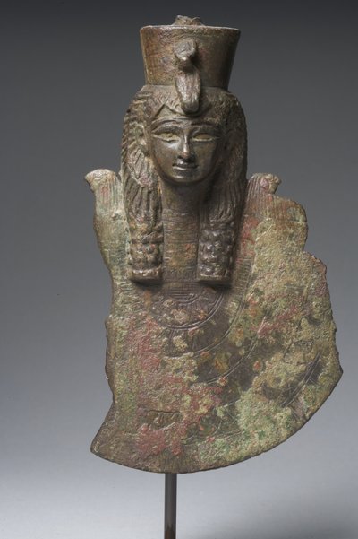 Egida Izydy, późny okres dynastyczny (brąz) autorstwa Egyptian 26th Dynasty