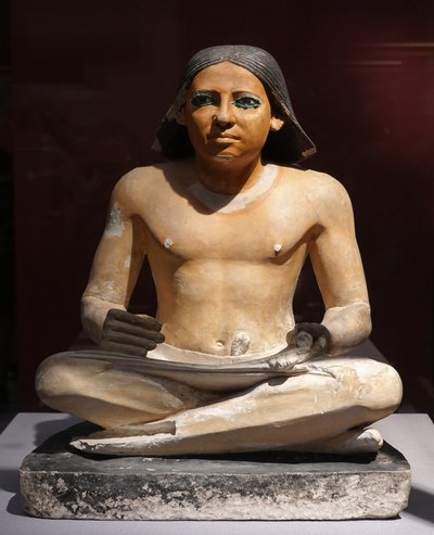 Przyczajony skryba, V dynastia (rzeźba) autorstwa Egyptian 5th Dynasty