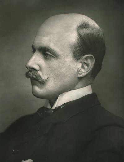 Wielce Szanowny Walter Hume Long, ok. 1902. autorstwa Elliott and Fry