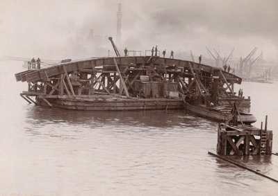 Budowa Vauxhall Bridge, Londyn, 1903-1904 autorstwa Emberson and Sons