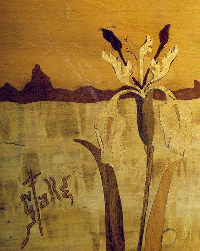 Stół w stylu Art Nouveau, Emile Galle (1846-1904), orzech z fornirem i różnymi rodzajami drewna, detal, Francja, XX w. autorstwa Emile Galle