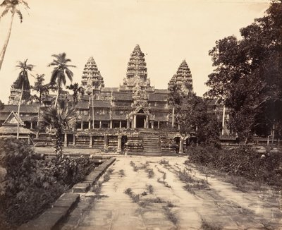 Zachodnia fasada Wielkiej Pagody, 1866. autorstwa Emile Gsell