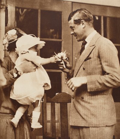 A Child Hands King Edward VIII a Bouquet w Enham Village Centre, 1926 autorstwa English Photographer