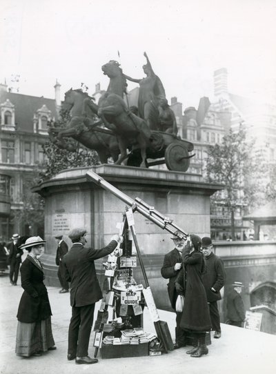 Teleskop do oglądania Big Bena na nabrzeżu przy posągu Boadicei autorstwa English Photographer