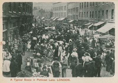 Typowa scena w Petticoat Lane w Londynie autorstwa English Photographer