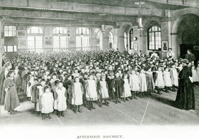 Zgromadzenie popołudniowe, ok. 1900 (zdjęcie czarno-białe) autorstwa English Photographer