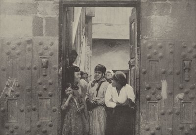 Starożytne kamienne drzwi, Tyberiada, Miasto nad Jeziorem Galilejskim, w sąsiedztwie którego nasz Zbawiciel ? autorstwa English Photographer