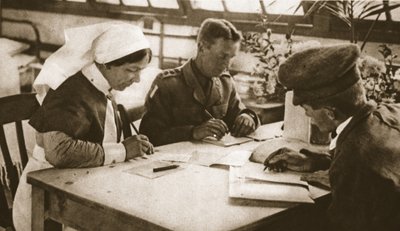Australijczycy i pobór: Jak głosowanie Australijczyków odbywa się w londyńskim szpitalu, ilustracja z The Illustrated War News, 25 października 1916 (zdjęcie w sepii) autorstwa English Photographer