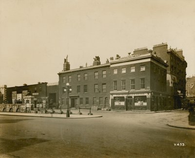 Dworzec kolejowy Baker Street; sfotografowany 27 marca 1915 autorstwa English Photographer