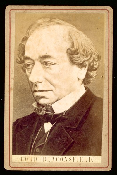 Benjamin Disraeli, Lord Beaconsfield, portret (zdjęcie czarno-białe) autorstwa English Photographer