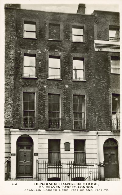 Dom Benjamina Franklina, Craven Street, Londyn (zdjęcie czarno-białe) autorstwa English Photographer