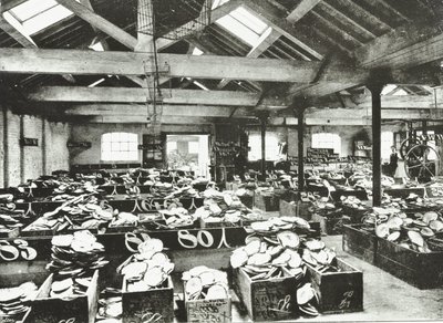 Bull Wharf, wnętrze magazynu Shell, Londyn, 1890 autorstwa English Photographer