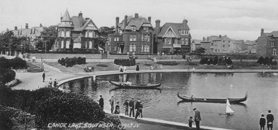 Jezioro kajakowe, Southsea (zdjęcie czarno-białe) autorstwa English Photographer