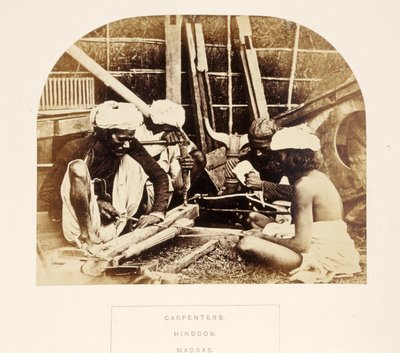 Carpenters, Hindoos, Madras, z The People of India, J. Forbes Watson, wyd. 1868 (druk albumowy) autorstwa English Photographer