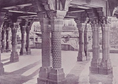 Zakrzywione filary, Panch-Mahal, Fatehpur-Sikri autorstwa English Photographer