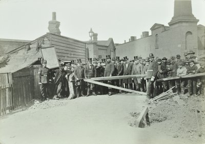 East Ferry Road uwalnia od lotto, 1885 autorstwa English Photographer