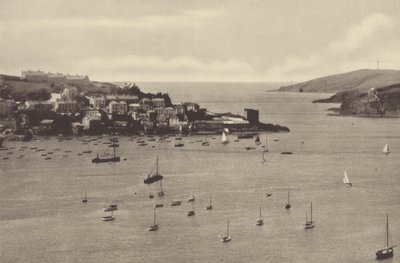 Fowey, Battery i Polruan Tower (zdjęcie czarno-białe) autorstwa English Photographer