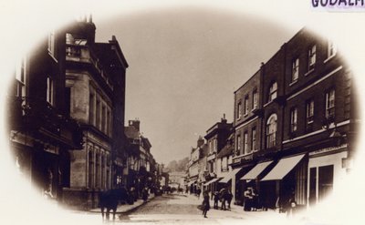 Godalming High Street, Surrey, ok. 1900 (zdjęcie w sepii) autorstwa English Photographer
