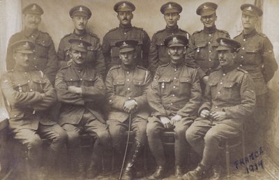 Grupa żołnierzy angielskich, I wojna światowa, Francja 1917 (zdjęcie czarno-białe) autorstwa English Photographer