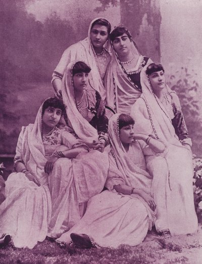 Grupa Parsee Ladies autorstwa English Photographer