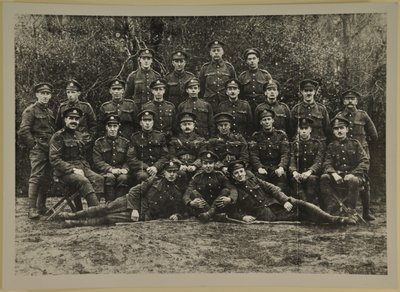 Portret grupowy, prawdopodobnie Leicester Royal Horse Artillery, 1914-15 autorstwa English Photographer
