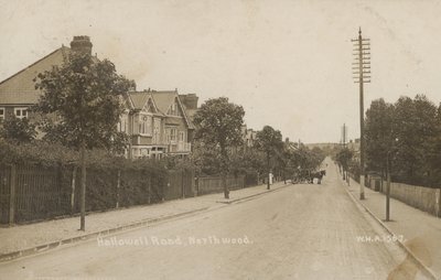 Hallowell Road, Northwood, niedaleko Londynu (zdjęcie czarno-białe) autorstwa English Photographer