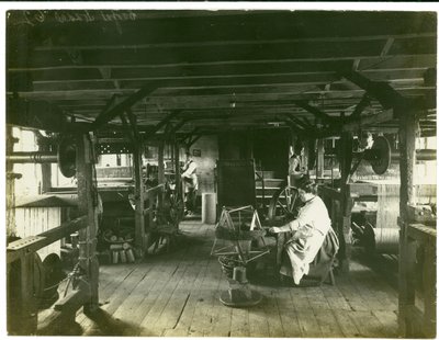 Tkanie ręczne, fabryka Hughes nr 2, 1923 autorstwa English Photographer