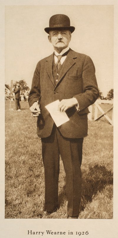 Harry Wearne w 1926 roku (zdjęcie w sepii) autorstwa English Photographer