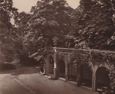 Holland House, Londyn: Taras nad kolumnadą, strona południowa (zdjęcie czarno-białe) autorstwa English Photographer