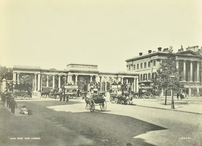 Hyde Park Corner, Westminster LB: patrząc na północ, 1896 autorstwa English Photographer