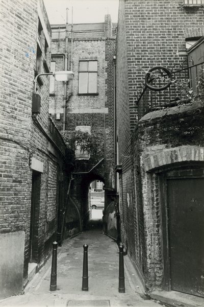 Kuba Rozpruwacz: Woods Buildings, Whitechapel Road autorstwa English Photographer