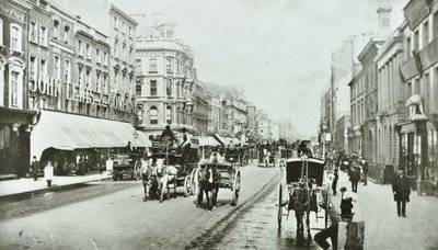 John Lewis, Oxford Street, Westminster LB: patrząc na wschód przez Oxford Circus, 1890 autorstwa English Photographer