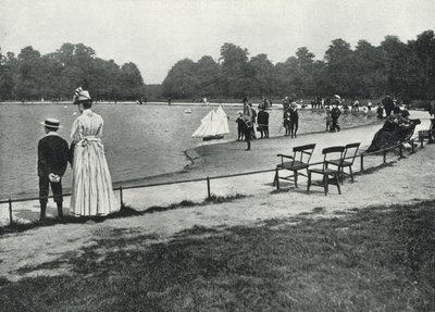 Kensington Gardens, Okrągły Staw (zdjęcie czarno-białe) autorstwa English Photographer