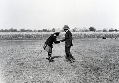 Król Jerzy V pozdrawia maharadżę Nepalu autorstwa English Photographer