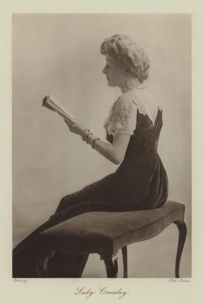 Lady Crossley (zdjęcie czarno-białe) autorstwa English Photographer