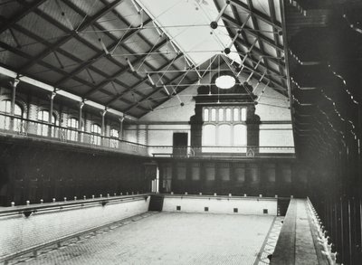 Laurie Grove Bath: pierwsza publiczna łaźnia w Deptford, łaźnia pierwszej klasy, 1898 autorstwa English Photographer