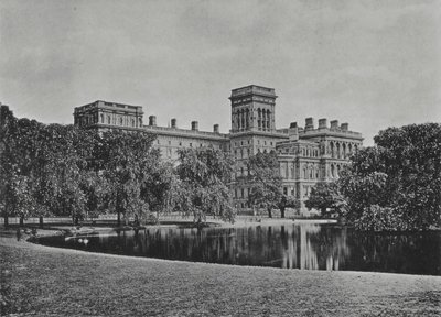 Londyn: Ministerstwo Spraw Zagranicznych (zdjęcie czarno-białe) autorstwa English Photographer