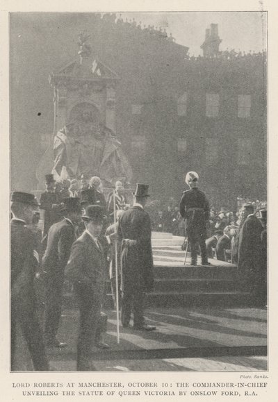 Lord Roberts w Manchesterze, 10 października, głównodowodzący odsłonięcie posągu królowej Wiktorii autorstwa Onslow Ford, RA autorstwa English Photographer