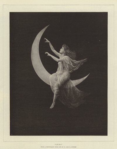 Luna autorstwa English Photographer