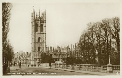 Magdalen College, Oxford (zdjęcie czarno-białe) autorstwa English Photographer