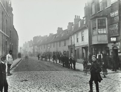 Mill Lane: z Deptford Broadway, Londyn, 1895 autorstwa English Photographer