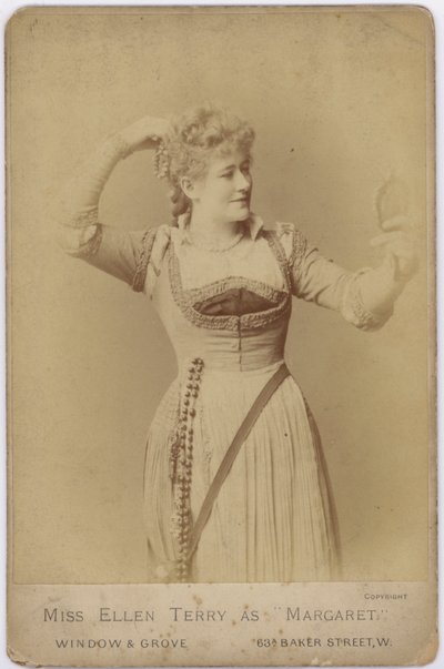 Panna Ellen Terry jako Margaret (zdjęcie czarno-białe) autorstwa English Photographer