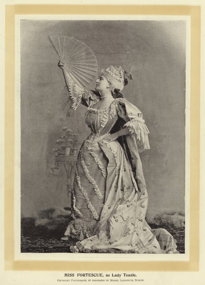 Panna Fortescue, jako Lady Teazle autorstwa English Photographer