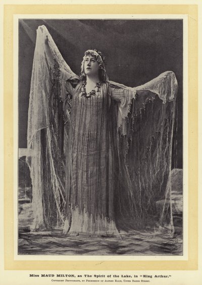 Panna Maud Milton, jako Duch Jeziora, w King Arthur autorstwa English Photographer