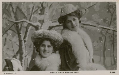 Panna Zena i Phyllis Dare autorstwa English Photographer