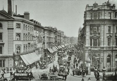 New Oxford Street: patrząc na wschód od Saint Giles Circus, 1895 autorstwa English Photographer
