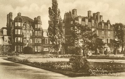 Newnham College, Cambridge (zdjęcie czarno-białe) autorstwa English Photographer