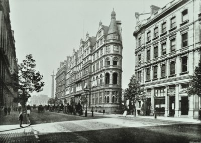 Northumberland Avenue, 1895 autorstwa English Photographer