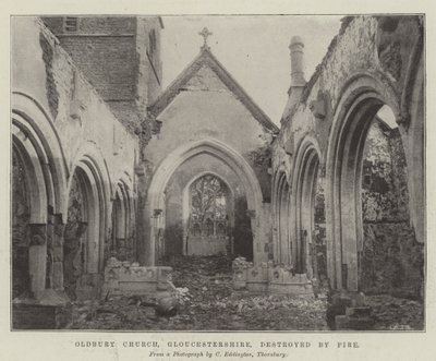 Kościół Oldbury w Gloucestershire, zniszczony przez ogień autorstwa English Photographer